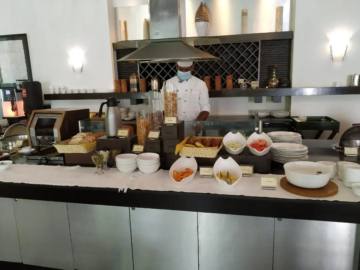 The Palms Town & Country Club - Resort Gurgaon Hindistan