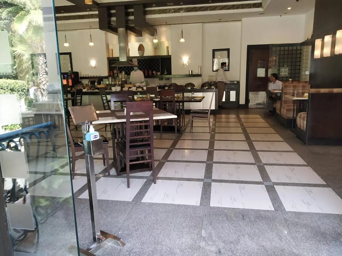 The Palms Town & Country Club - Resort Gurgaon 5*,  Hindistan