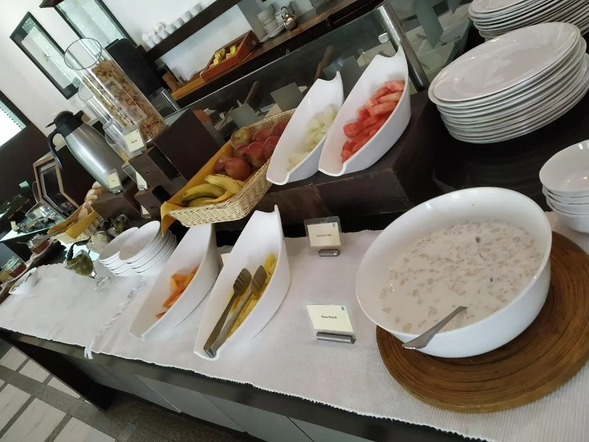 The Palms Town & Country Club - Resort Gurgaon