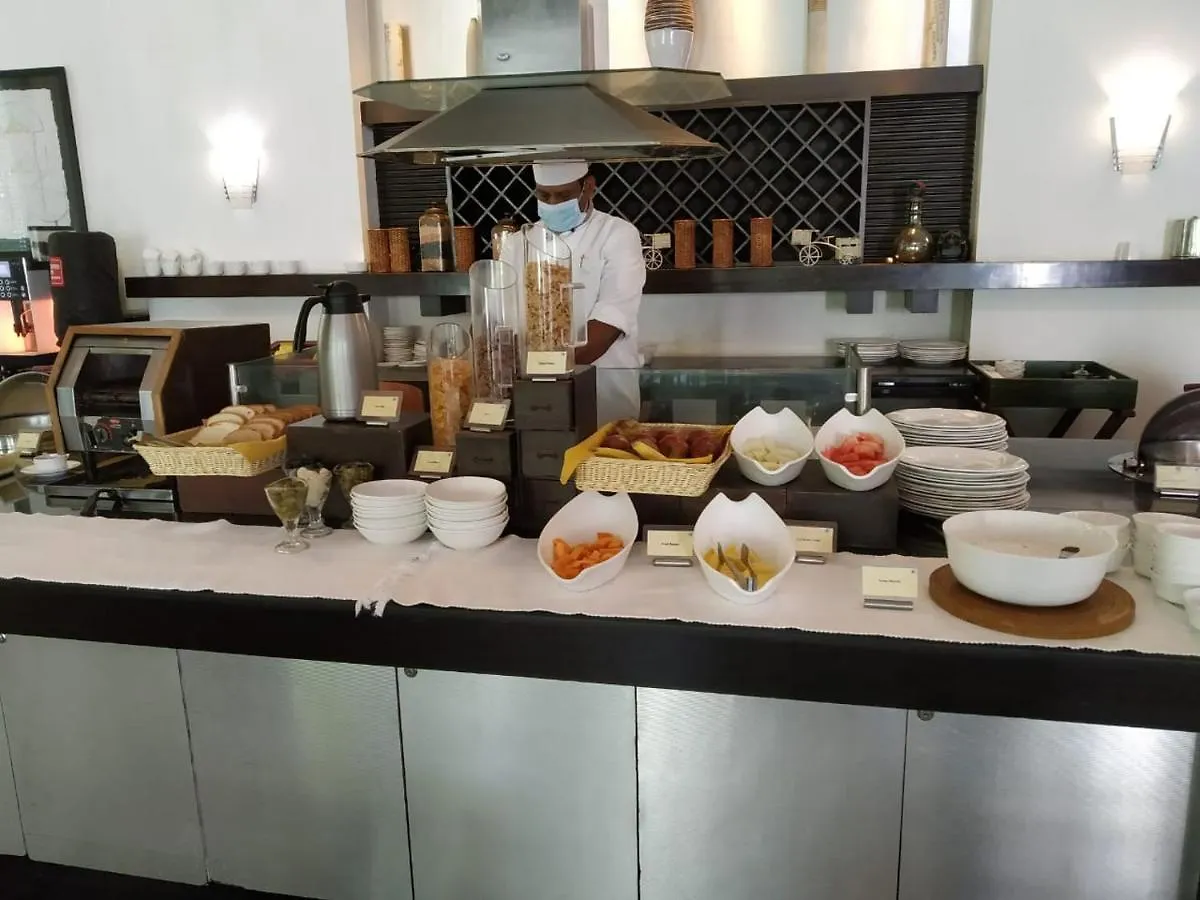 *****  The Palms Town & Country Club - Resort Gurgaon Hindistan