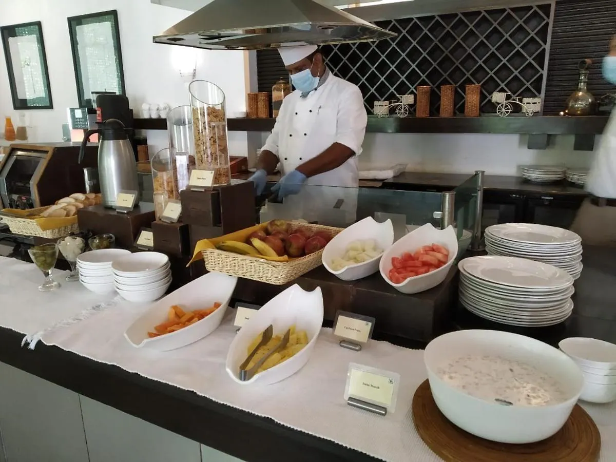 The Palms Town & Country Club - Resort Gurgaon