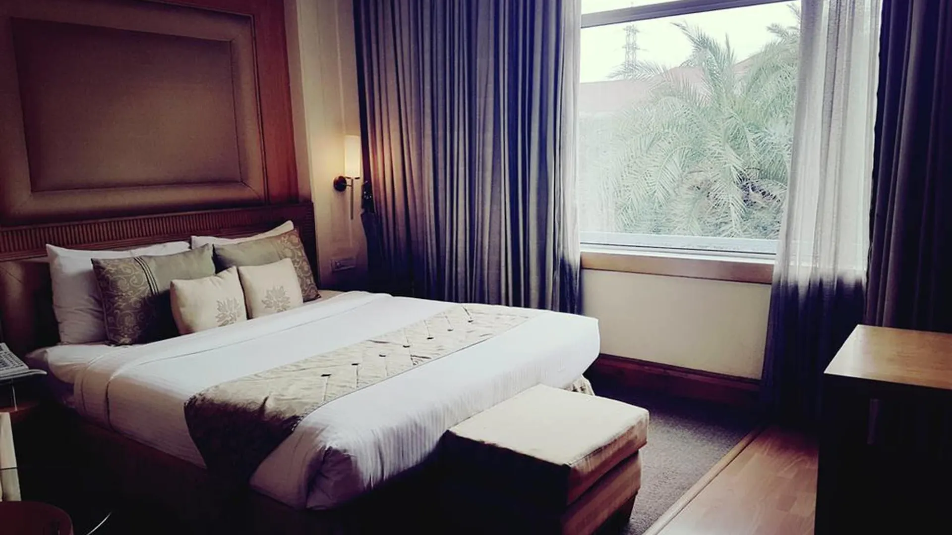 The Palms Town & Country Club - Resort Gurgaon