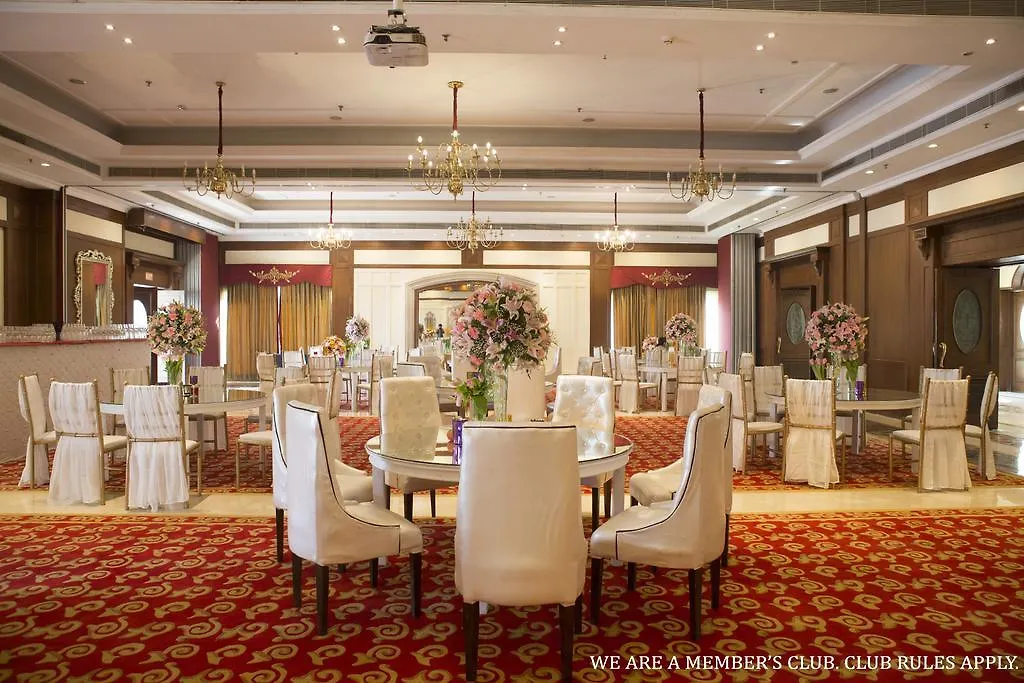 The Palms Town & Country Club - Resort Gurgaon