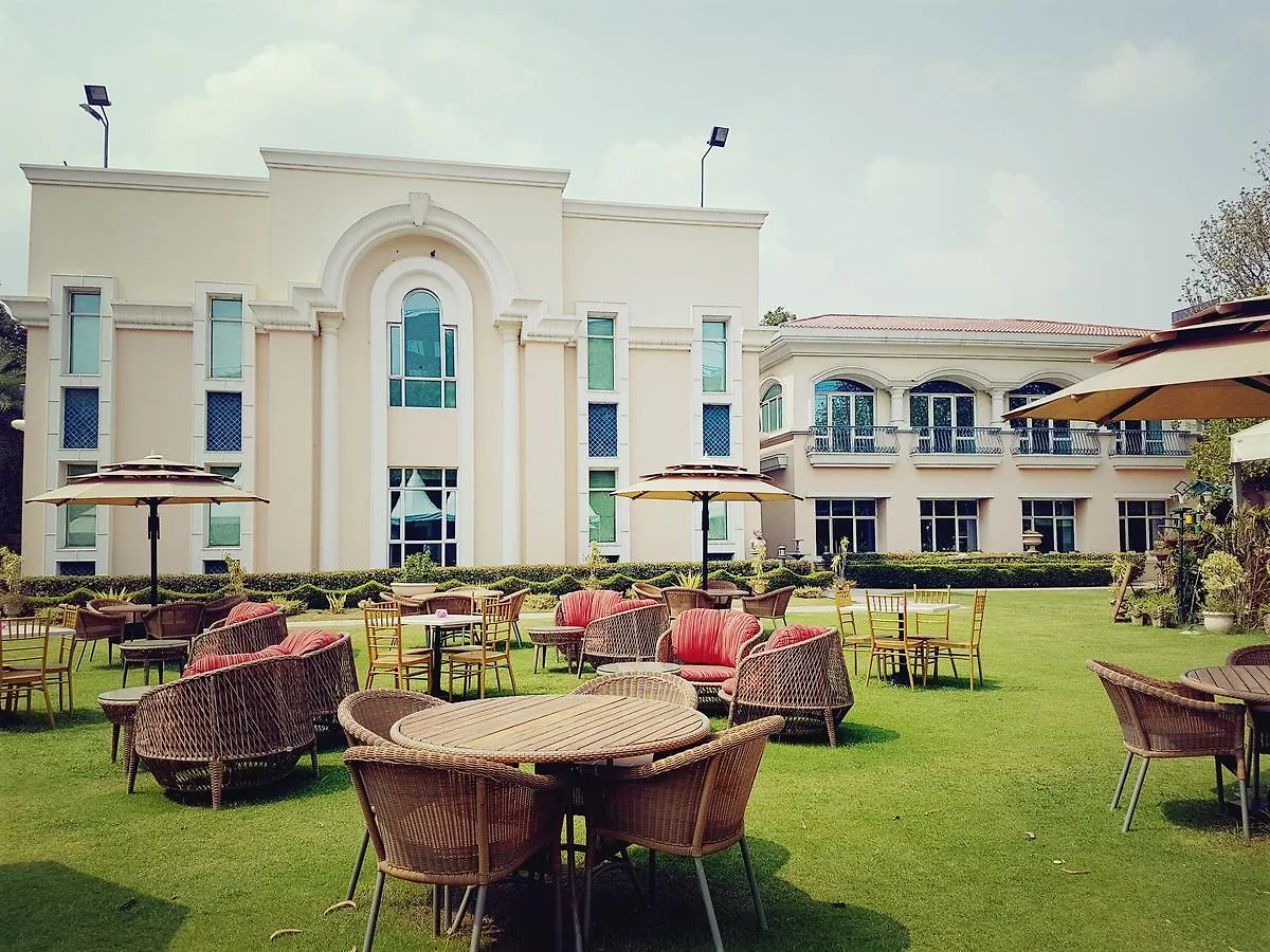 The Palms Town & Country Club - Resort Gurgaon
