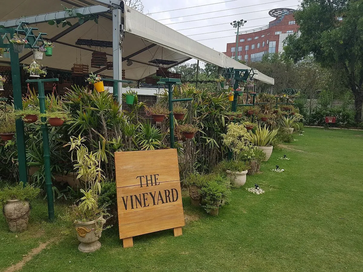 The Palms Town & Country Club - Resort Gurgaon