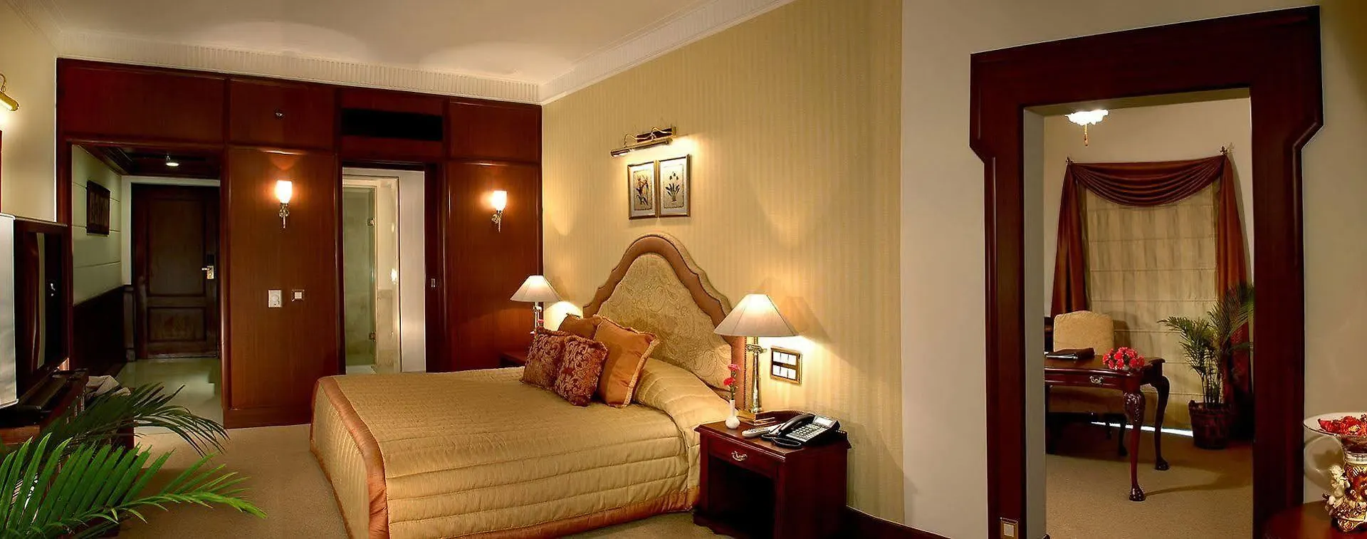 The Palms Town & Country Club - Resort Gurgaon