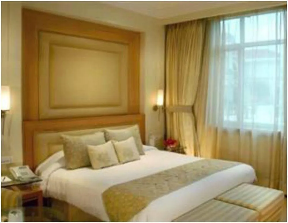 *****  The Palms Town & Country Club - Resort Gurgaon Hindistan