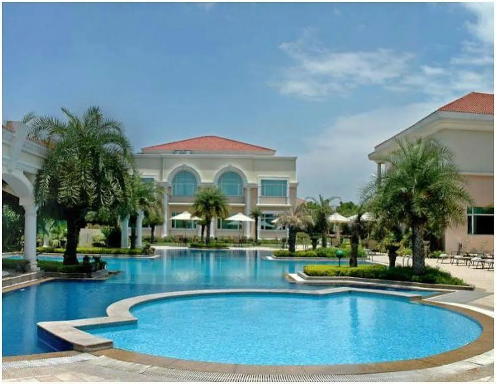 The Palms Town & Country Club - Resort Gurgaon